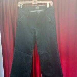 Old Navy the flirt shorty jeans size 2